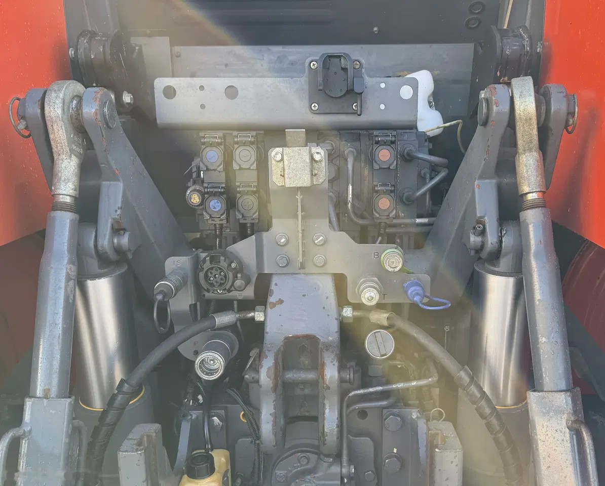 2017 Kubota M7-151 Premium, 6 142 mth, dovoz Skladom v EÚ — foto 7 z 18