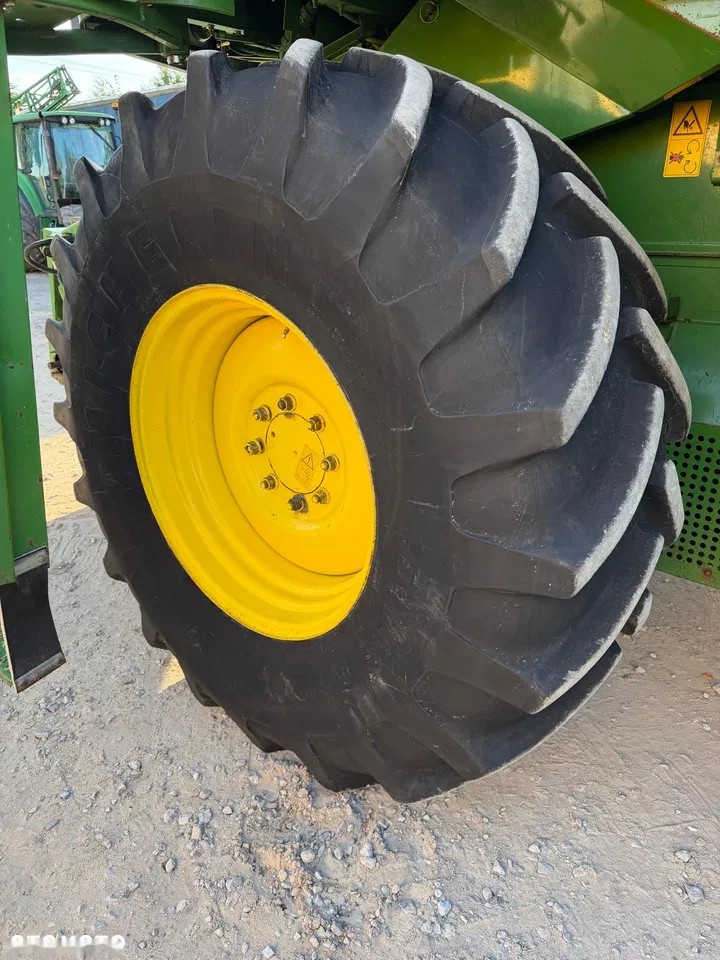 2001 John Deere 2256, dovoz Skladom v EÚ — foto 14 z 20