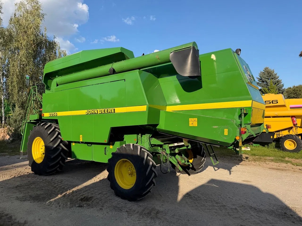 2001 John Deere 2256, dovoz Skladom v EÚ — foto 3 z 20