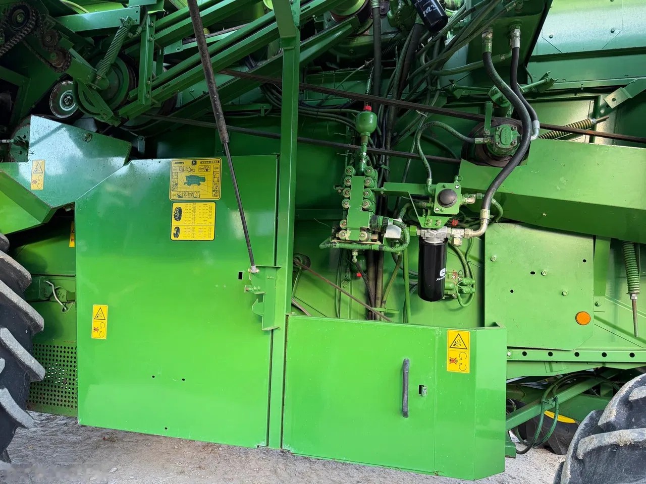 2001 John Deere 2256, dovoz Skladom v EÚ — foto 9 z 20