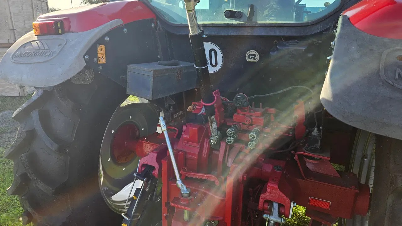 2002 Mccormick MC90, 8 000 mth, dovoz Skladom v EÚ — foto 14 z 17