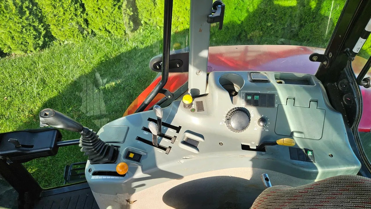2002 Mccormick MC90, 8 000 mth, dovoz Skladom v EÚ — foto 15 z 17