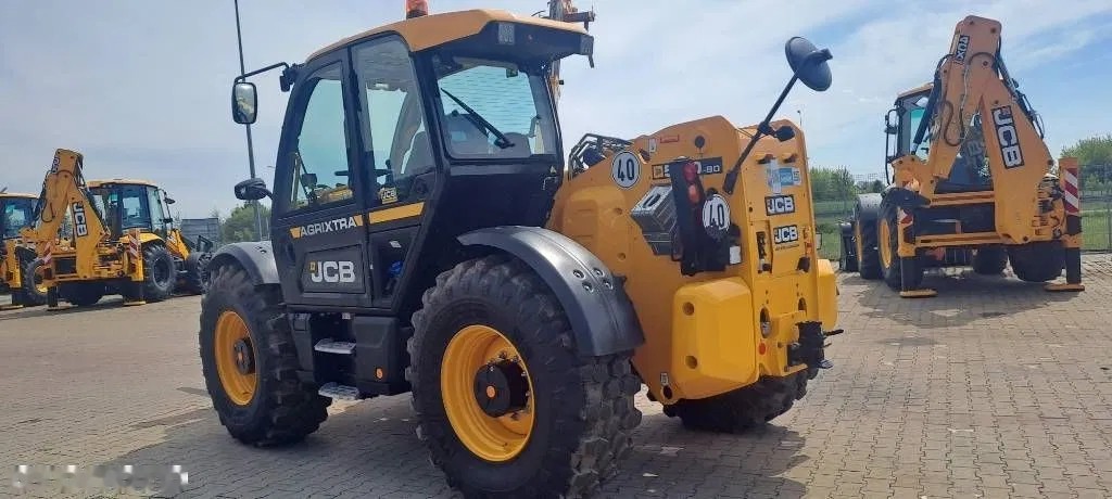 2023 JCB 560-80 Agri Xtra, 1 173 mth, dovoz Skladom v EÚ — foto 2 z 5