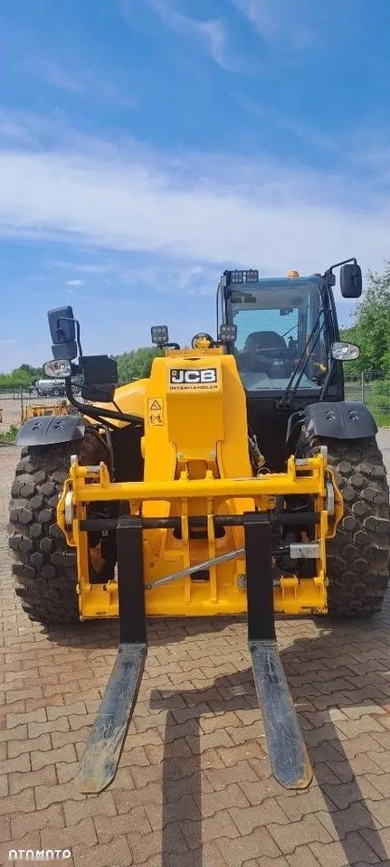 2023 JCB 560-80 Agri Xtra, 1 173 mth, dovoz Skladom v EÚ — foto 4 z 5