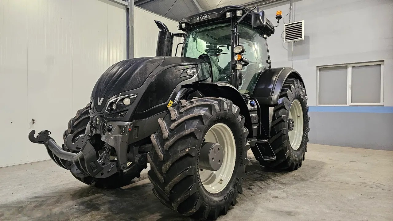 2015 Valtra, 5 500 mth, dovoz Skladom v EÚ — foto 3 z 13