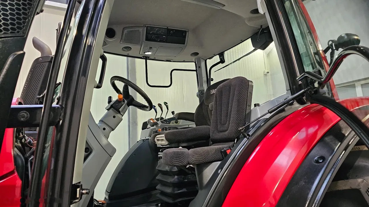 2017 Valtra, 5 500 mth, dovoz Skladom v EÚ — foto 3 z 15