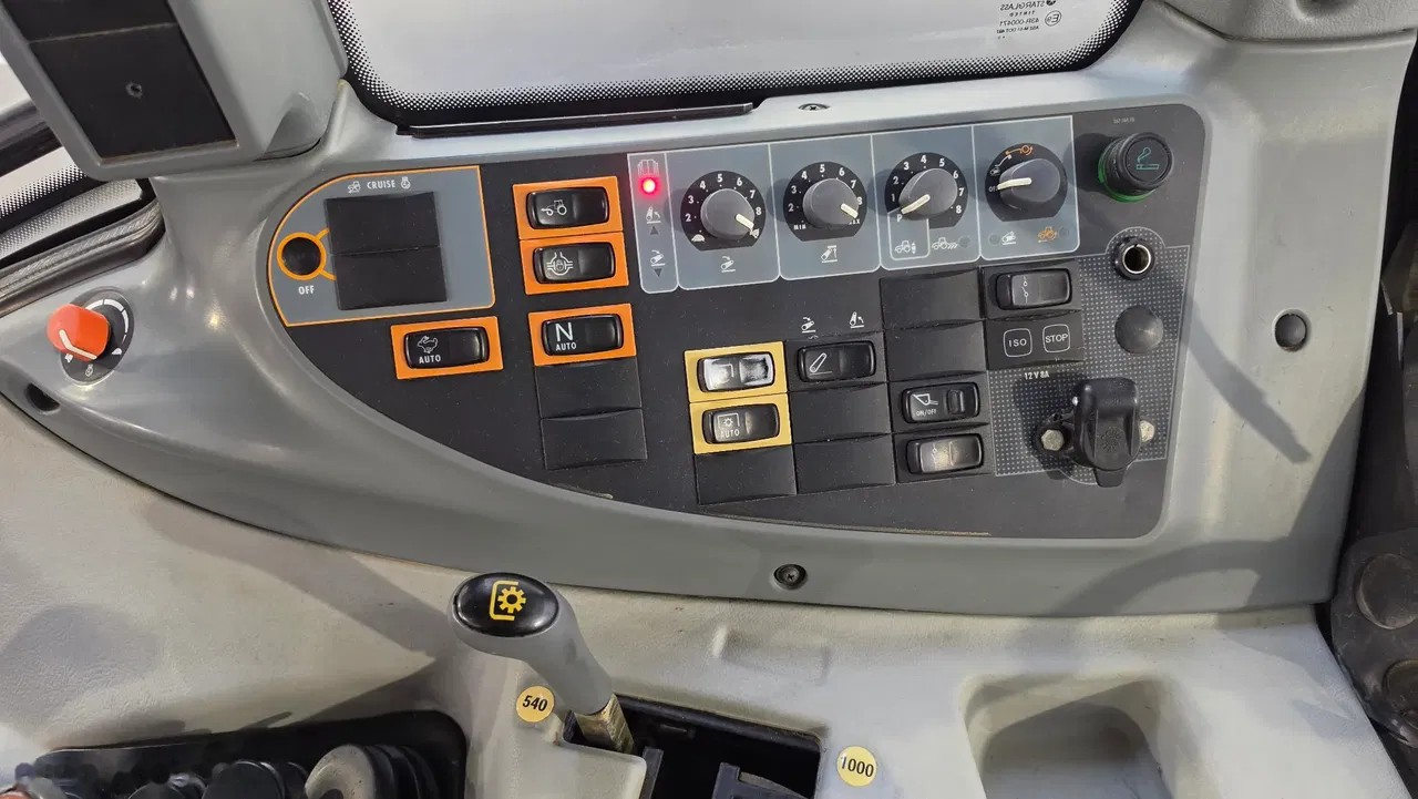 2013 Valtra, 7 500 mth, dovoz Skladom v EÚ — foto 12 z 14