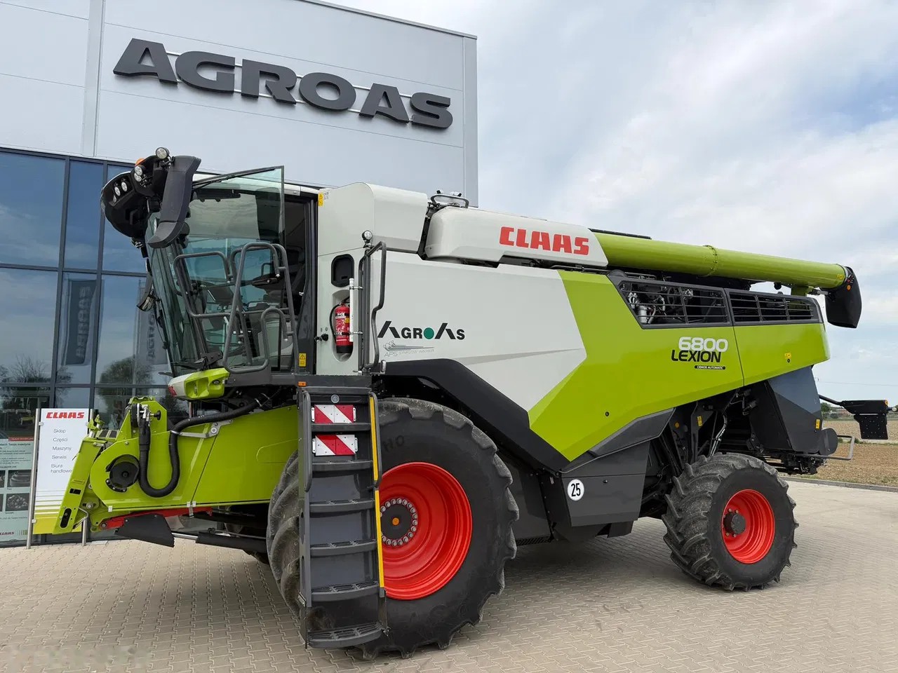 2023 Claas LEXION 6800 CEMOS AUTOMATIC, 903 mth, dovoz Skladom v EÚ — foto 2 z 11