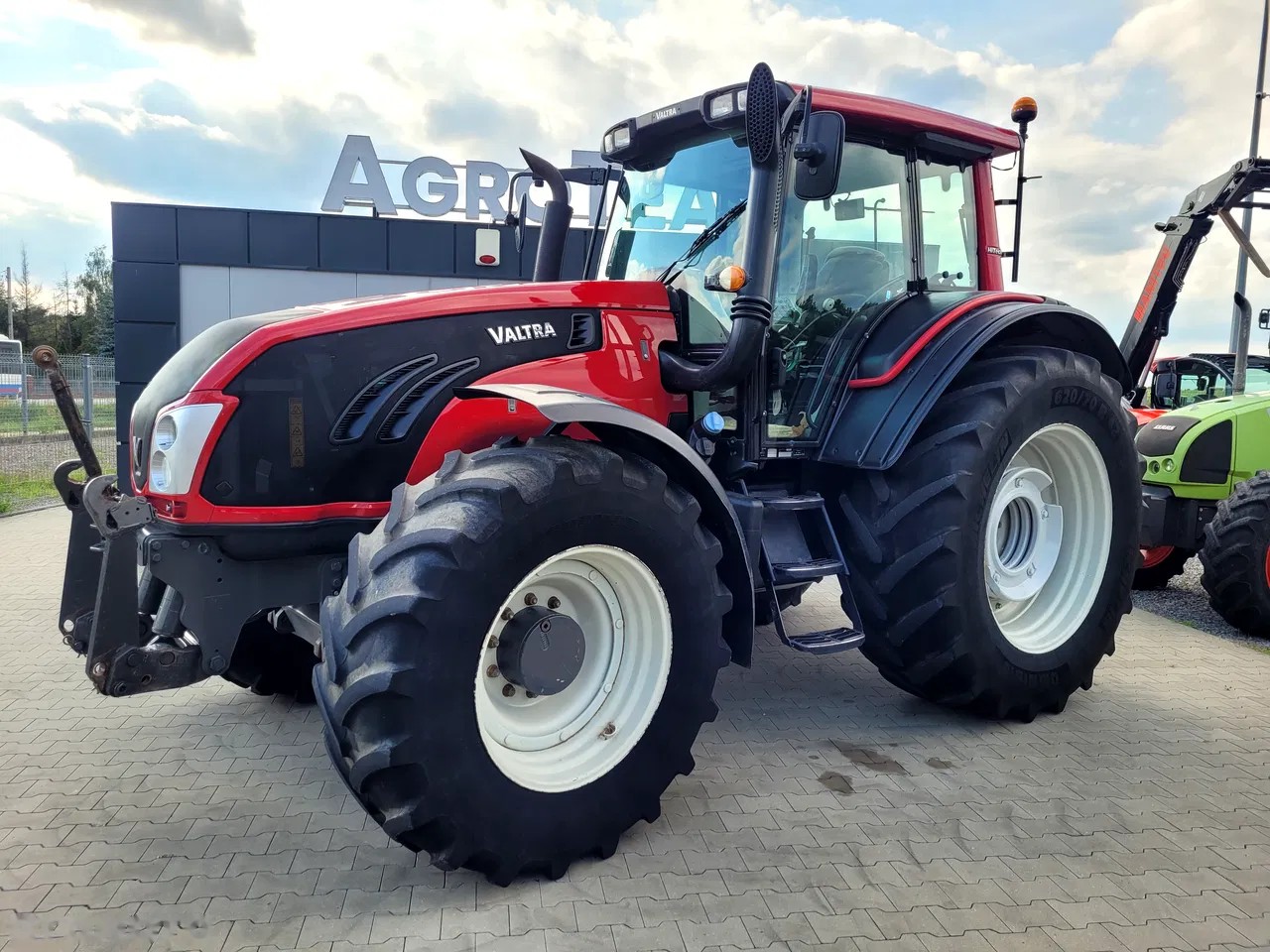 2014 Valtra T 173 HI-TECH, 7 810 mth, dovoz Skladom v EÚ — foto 10 z 24