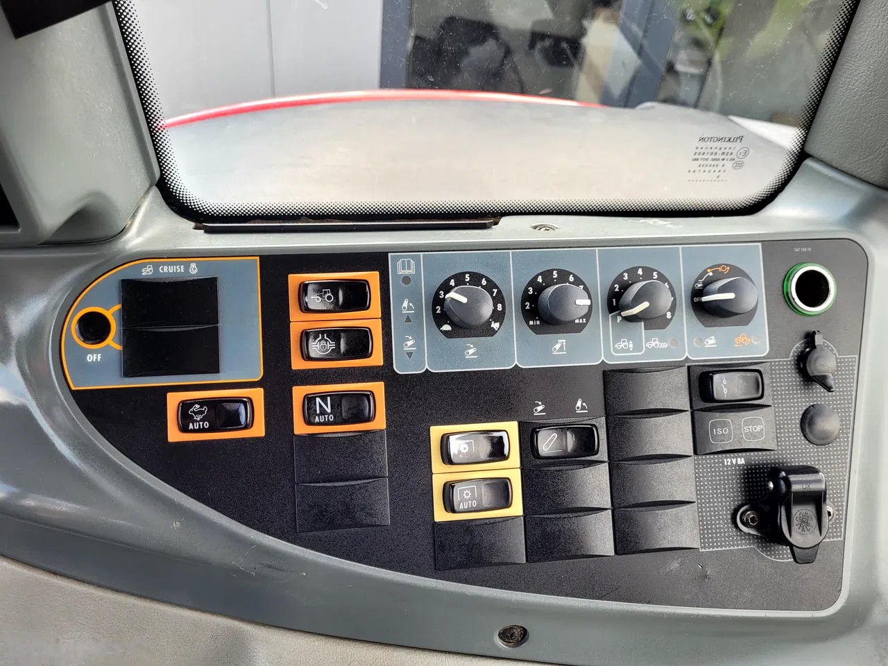 2014 Valtra T 173 HI-TECH, 7 810 mth, dovoz Skladom v EÚ — foto 15 z 24
