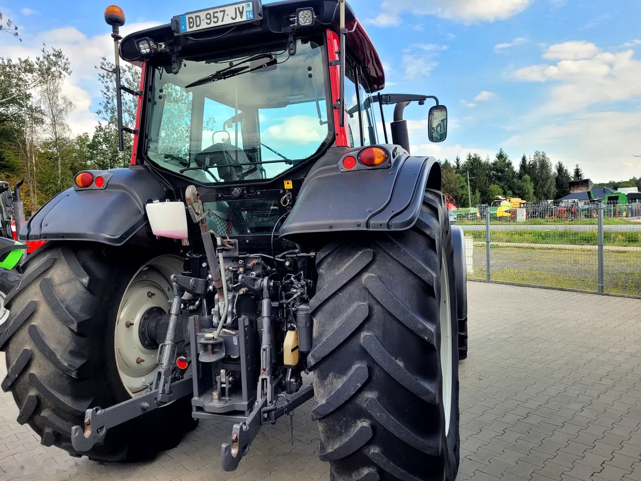 2014 Valtra T 173 HI-TECH, 7 810 mth, dovoz Skladom v EÚ — foto 6 z 24