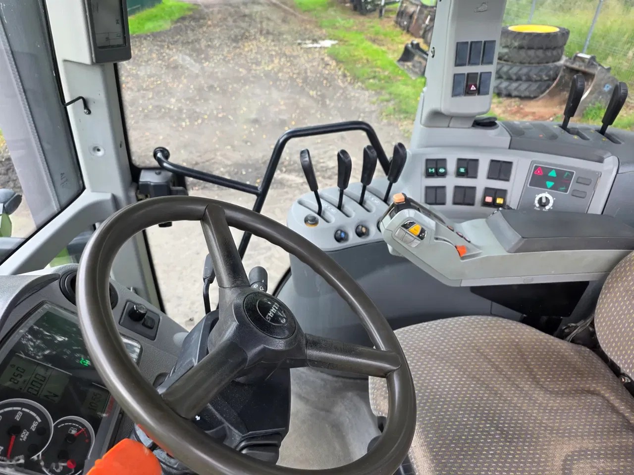 2010 Claas Axion 810, dovoz Skladom v EÚ — foto 3 z 12