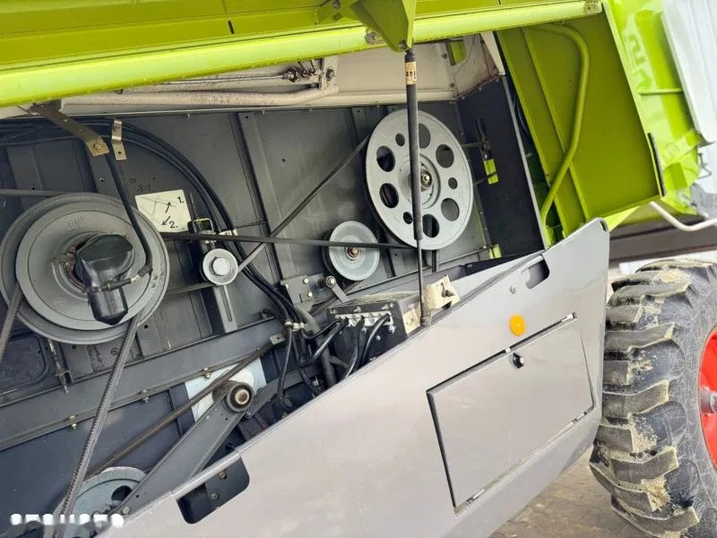 2001 Claas Medion 340, 4 639 mth, dovoz Skladom v EÚ — foto 10 z 15