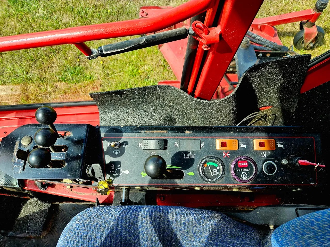 2010 John Deere GROUNDSMASTER 4000D, 5 830 mth, dovoz Skladom v EÚ — foto 9 z 14