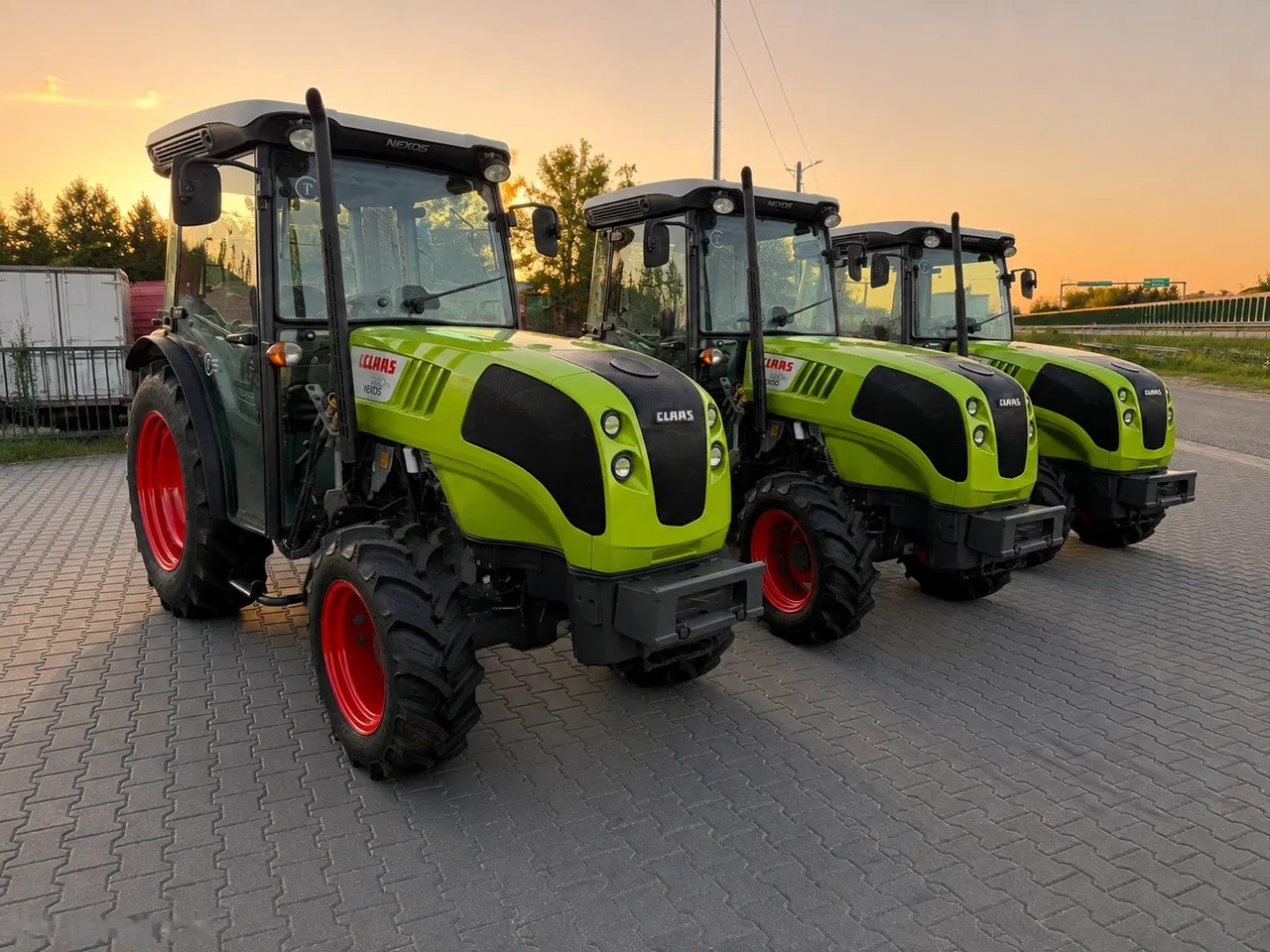 2014 Claas NEXOS, 3 647 mth, dovoz Skladom v EÚ — foto 1