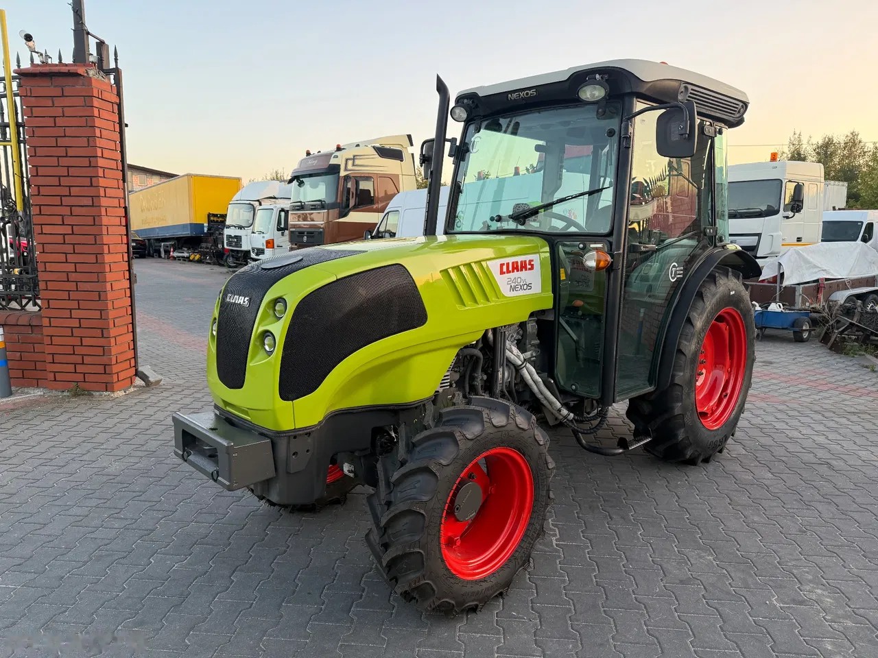 2014 Claas NEXOS, 3 647 mth, dovoz Skladom v EÚ — foto 3 z 11