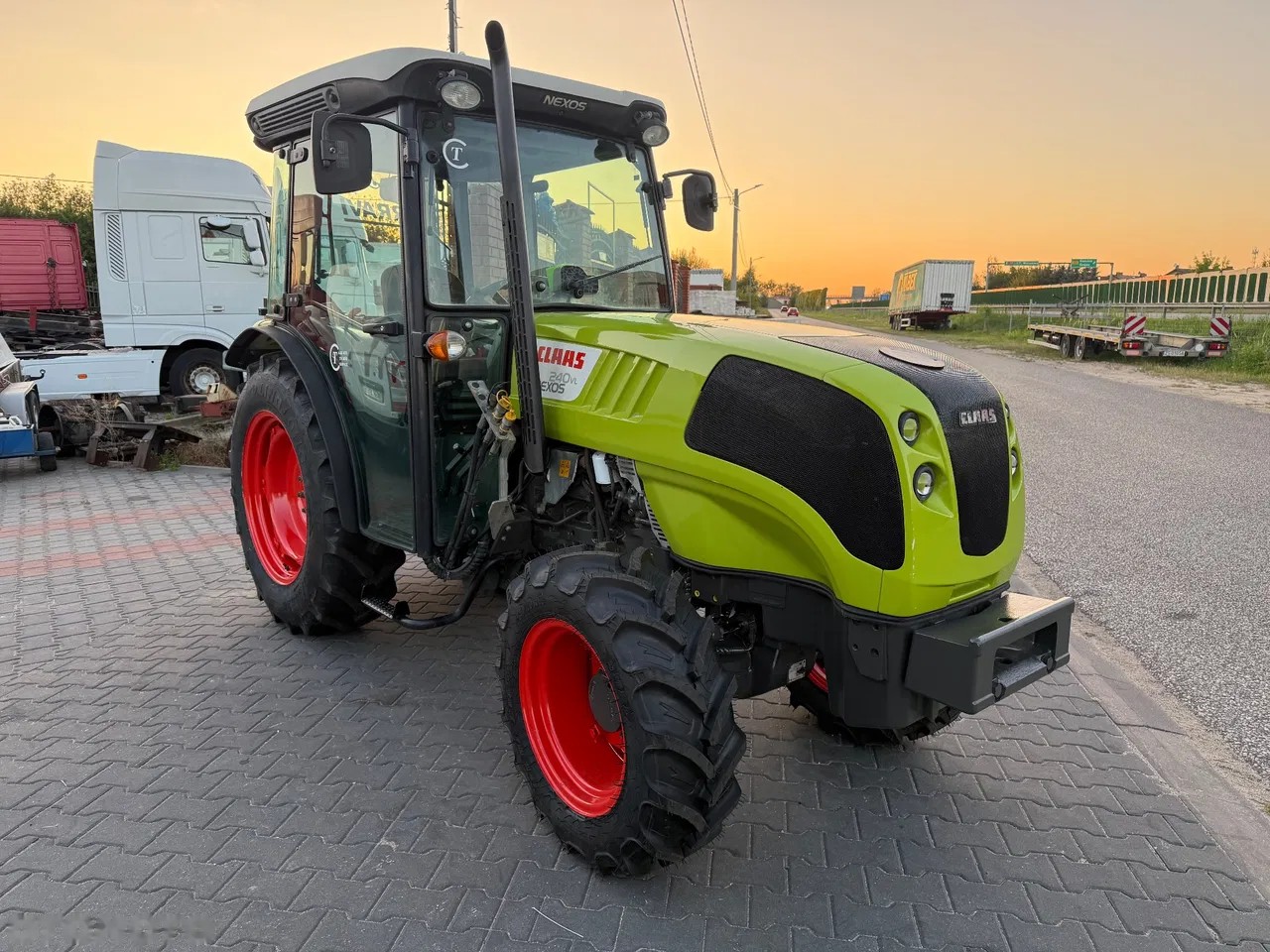 2014 Claas NEXOS, 3 647 mth, dovoz Skladom v EÚ — foto 4 z 11