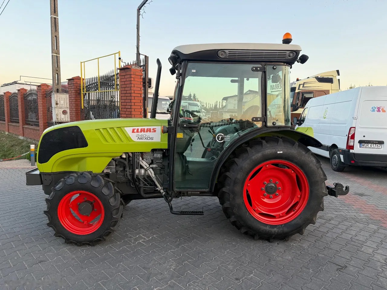 2014 Claas NEXOS, 3 647 mth, dovoz Skladom v EÚ — foto 8 z 11