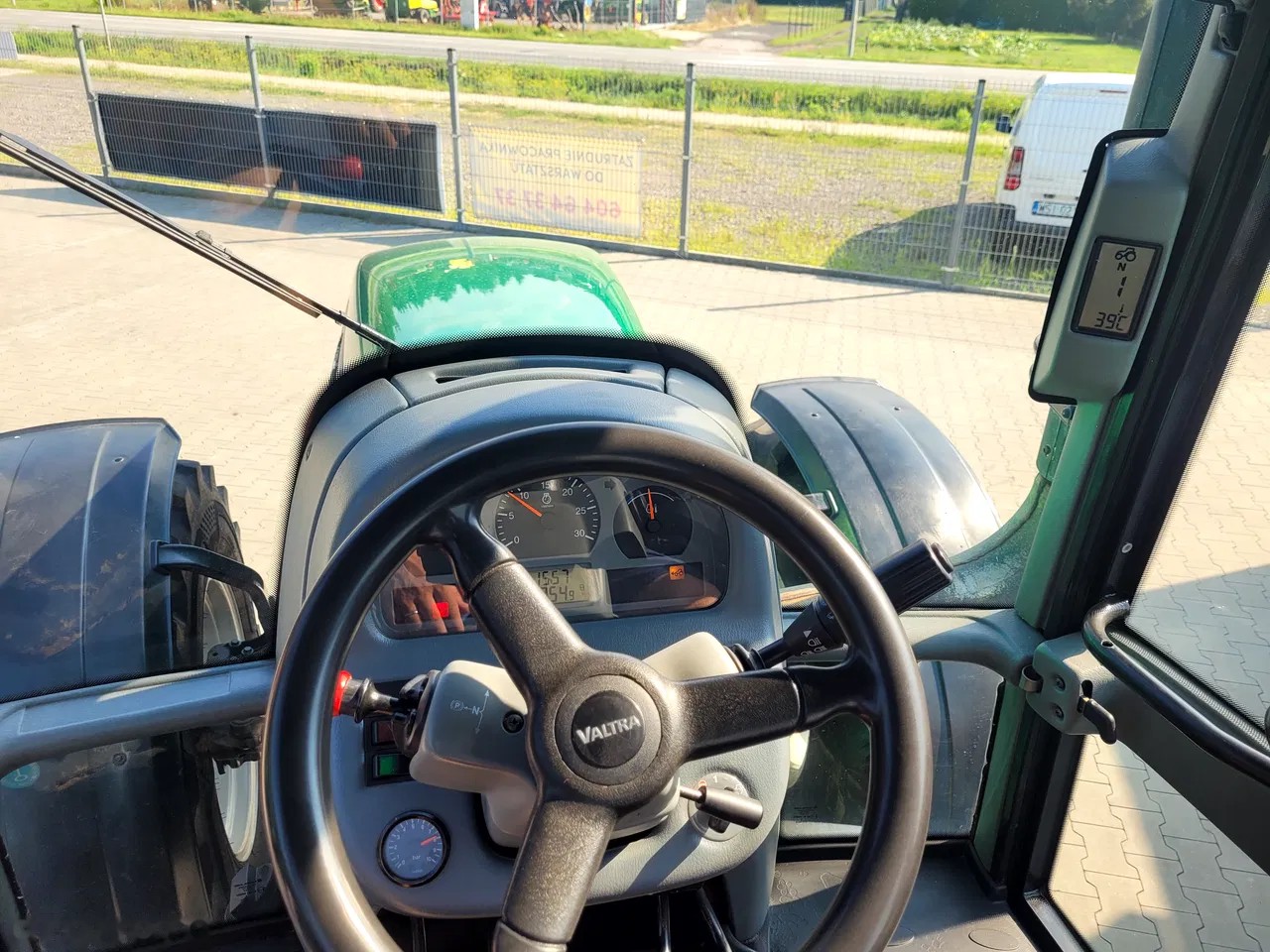 2006 Valtra T 120 HI-TECH, 8 954 mth, dovoz Skladom v EÚ — foto 15 z 24