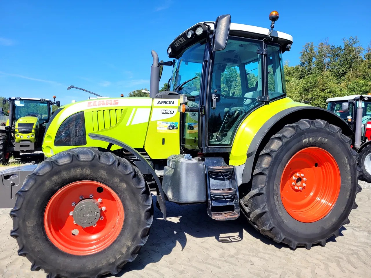 2009 Claas ARION 630 CIS, 10 060 mth, dovoz Skladom v EÚ — foto 11 z 24