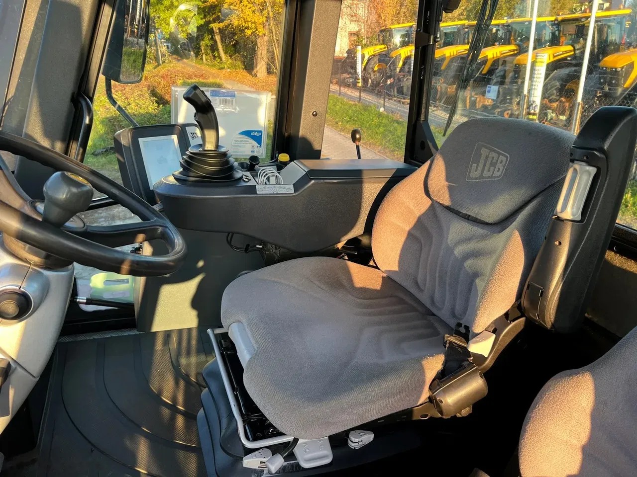 2011 JCB Fastrac 3230 Xtra, dovoz Skladom v EÚ — foto 14 z 24