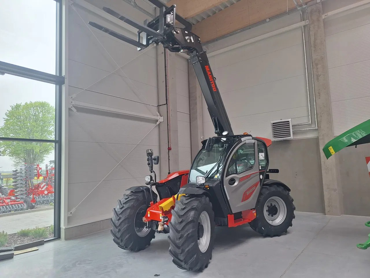 2026 Manitou TELESKOPICKÝ, 5 mth, dovoz Skladom v EÚ — foto 1 | AMECAR 2026 Manitou TELESKOPICKÝ, 5 mth, dovoz Skladom v EÚ — foto 1