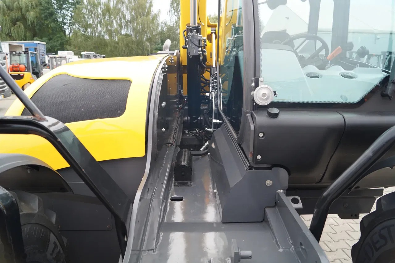 2021 New Holland TH, 4 606 mth, dovoz Skladom v EÚ — foto 16 z 24