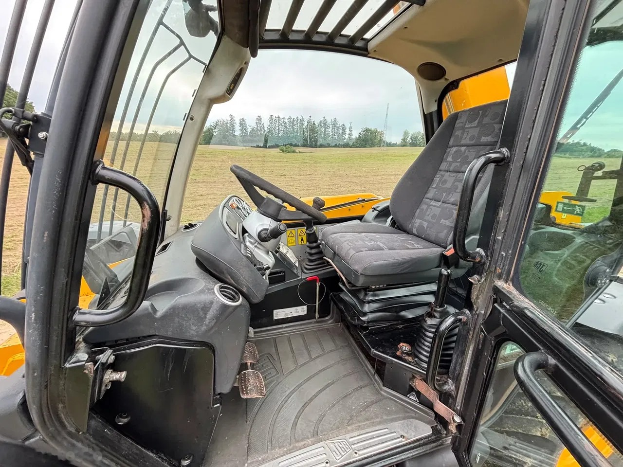 2004 JCB, 77 002 mth, dovoz Skladom v EÚ — foto 16 z 18