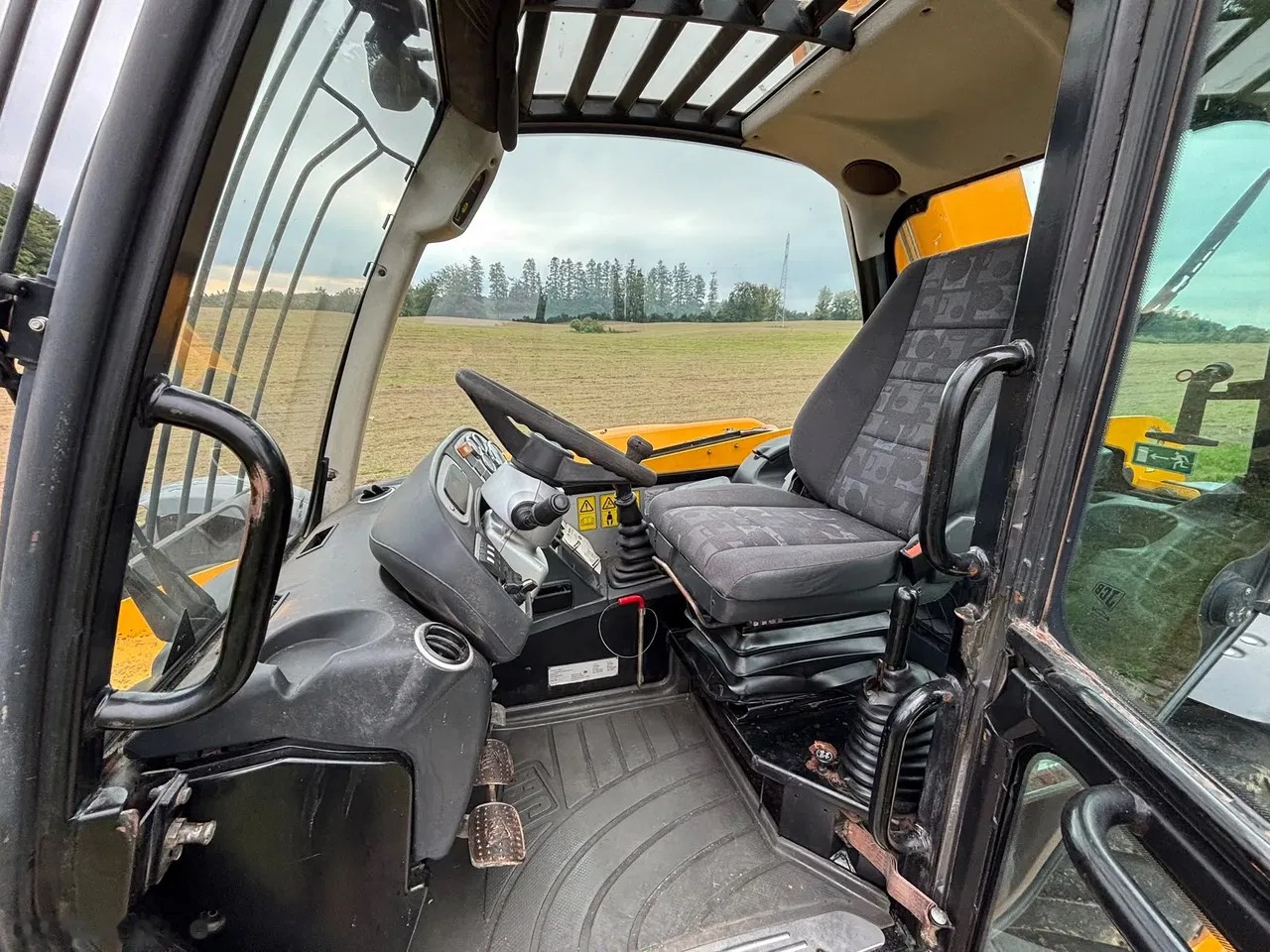 2004 JCB, 77 002 mth, dovoz Skladom v EÚ — foto 4 z 18