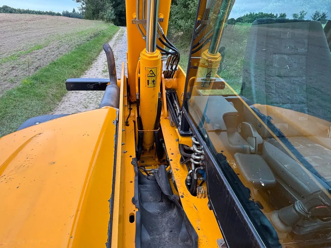 2004 JCB, 77 002 mth, dovoz Skladom v EÚ — foto 9 z 18