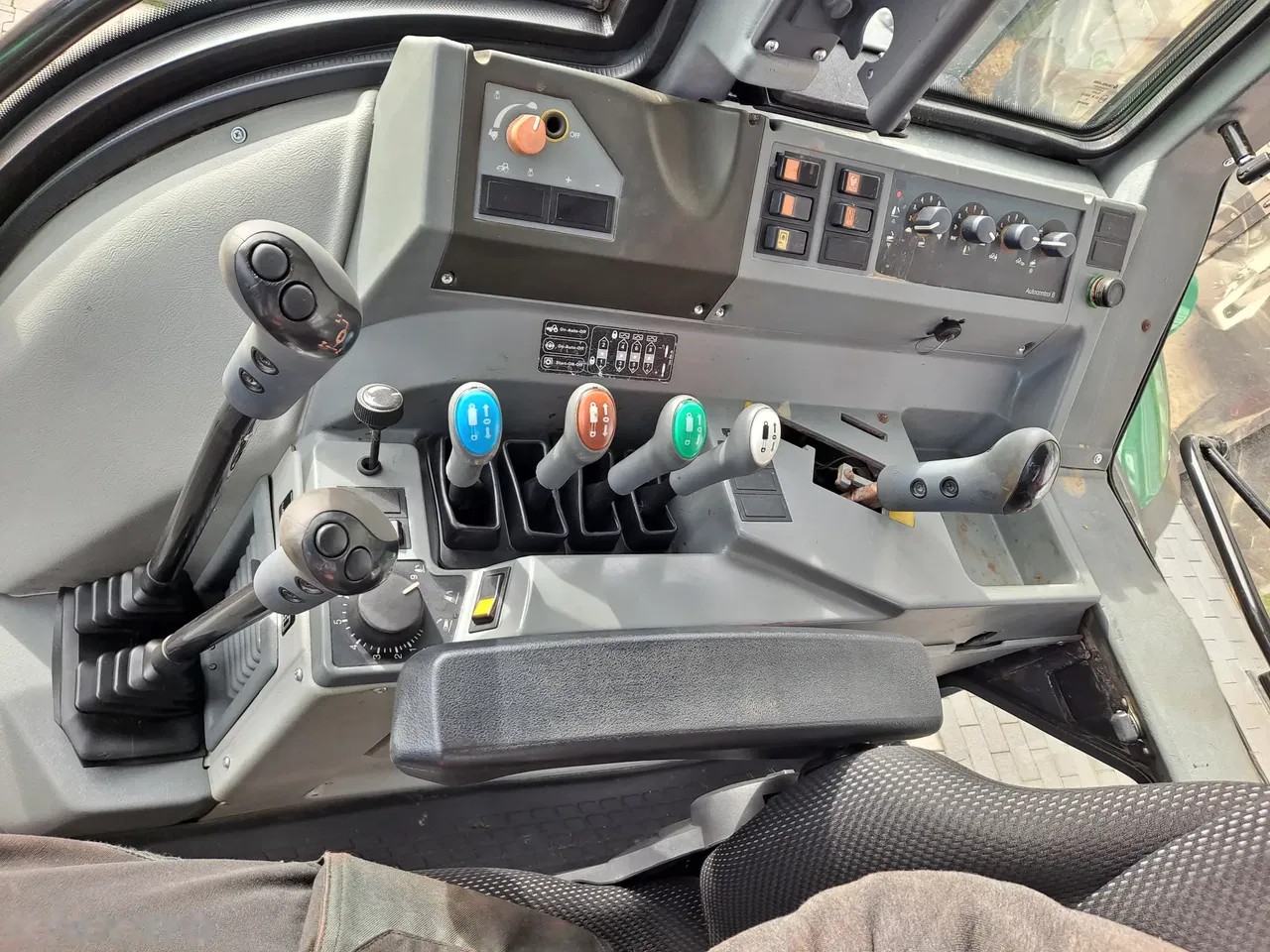 2007 Valtra T120, 7 420 mth, dovoz Skladom v EÚ — foto 14 z 14