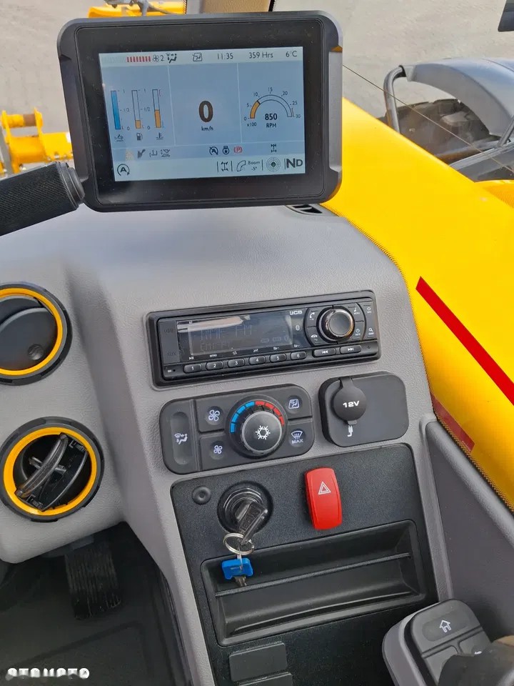 2025 JCB 560-80, 359 mth, dovoz Skladom v EÚ — foto 13 z 14