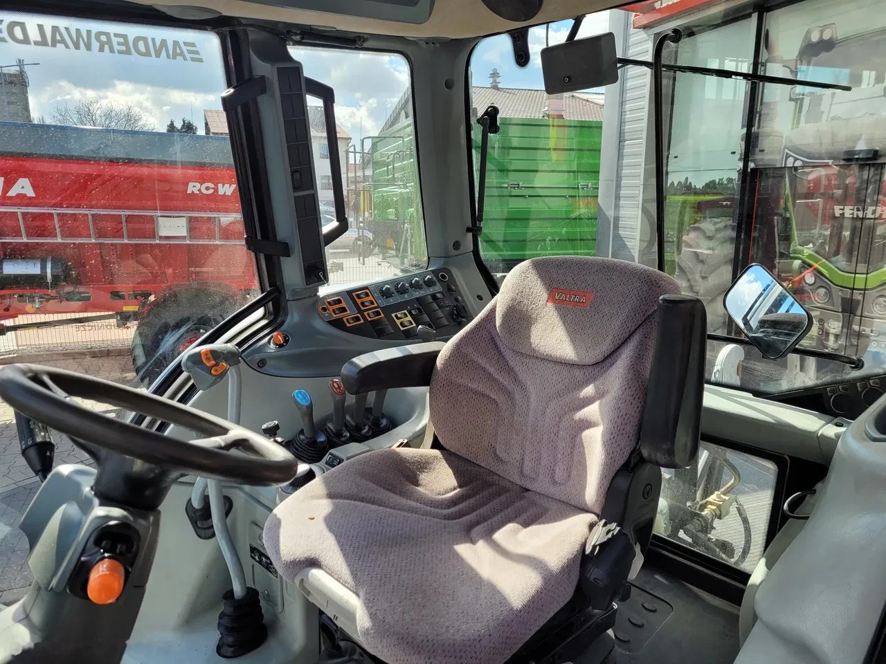 2014 Valtra N103.4, 3 500 mth, dovoz Skladom v EÚ — foto 13 z 18