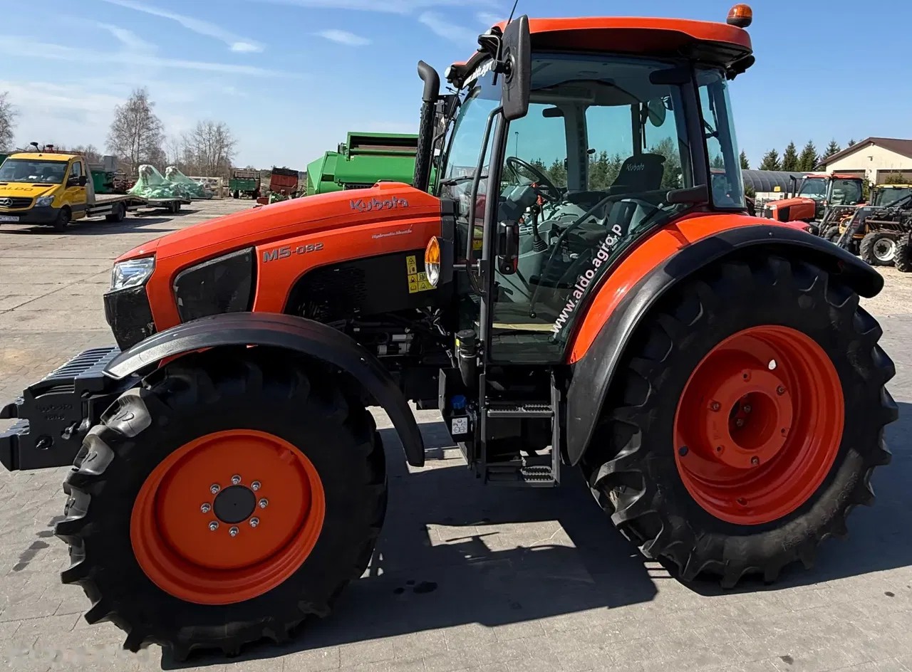 2022 Kubota M5-092, 1 720 mth, dovoz Skladom v EÚ — foto 9 z 15