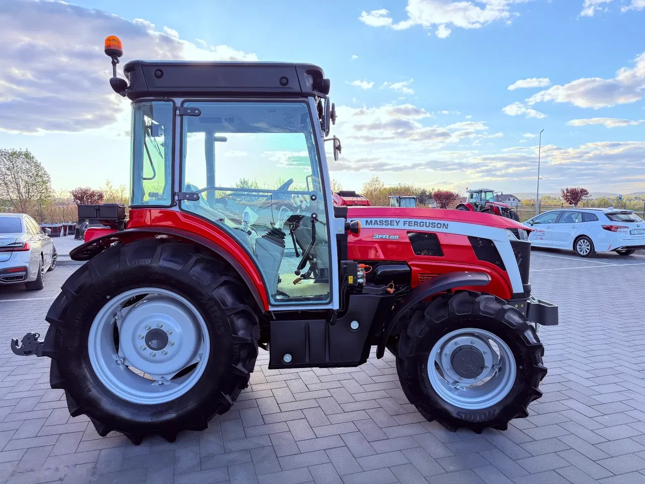2024 Massey Ferguson 3FR.85, dovoz Skladom v EÚ — foto 4 z 14