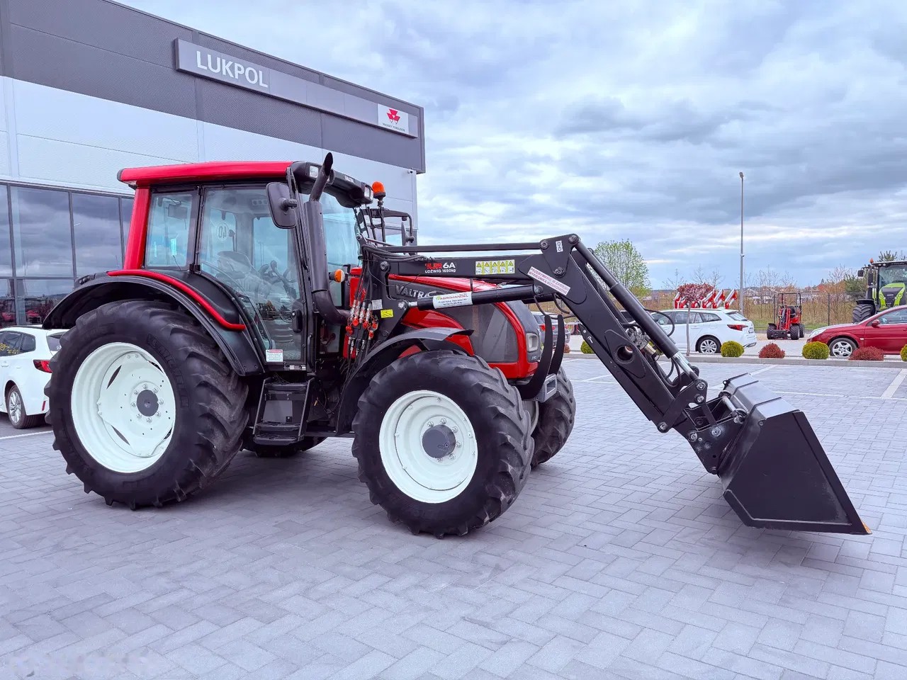 2013 Valtra, 4 100 mth, dovoz Skladom v EÚ — foto 2 z 12