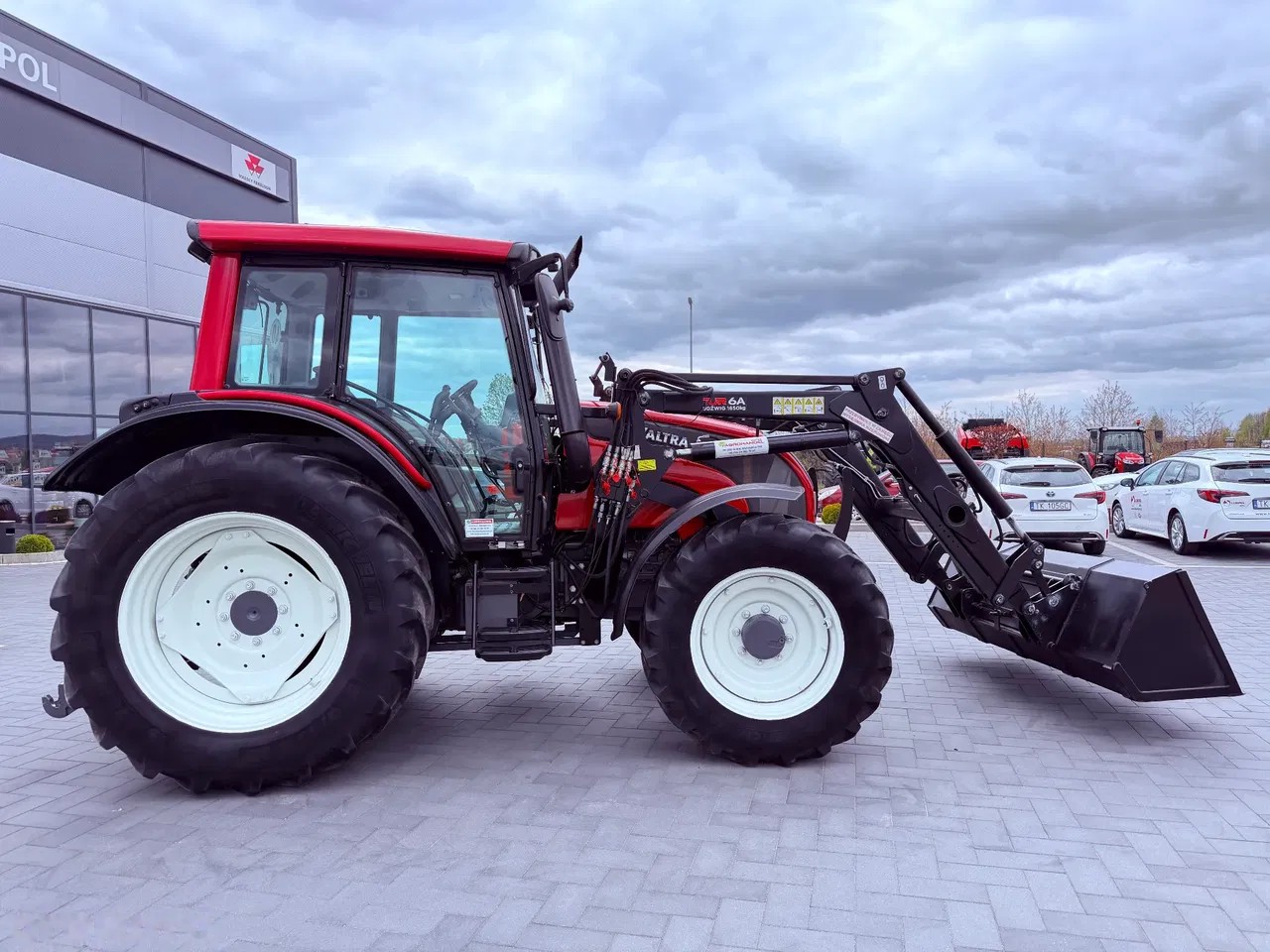 2013 Valtra, 4 100 mth, dovoz Skladom v EÚ — foto 3 z 12