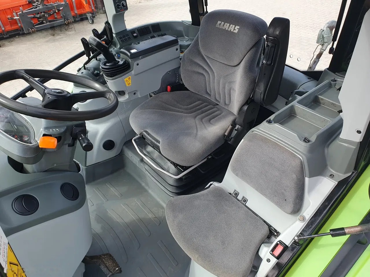 2015 Claas Arion 440, 6 296 mth, dovoz Skladom v EÚ — foto 14 z 19