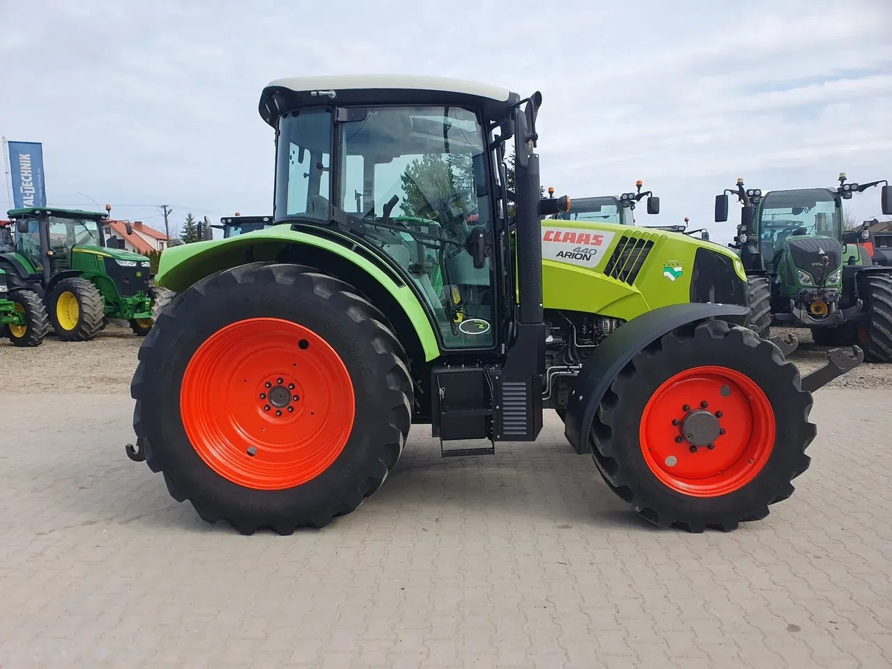 2015 Claas Arion 440, 6 296 mth, dovoz Skladom v EÚ — foto 2 z 19
