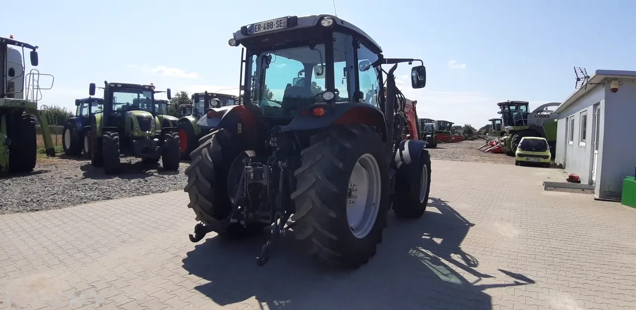 2017 Massey Ferguson 5710, 5 056 mth, dovoz Skladom v EÚ — foto 4 z 16