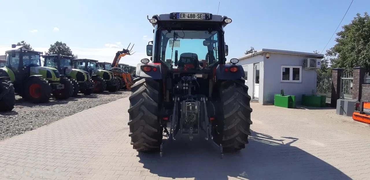 2017 Massey Ferguson 5710, 5 056 mth, dovoz Skladom v EÚ — foto 5 z 16
