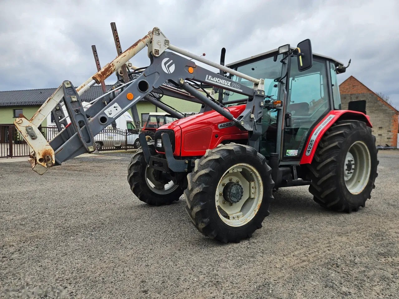 2000 Massey Ferguson 4225, 4 945 mth, dovoz Skladom v EÚ — foto 1