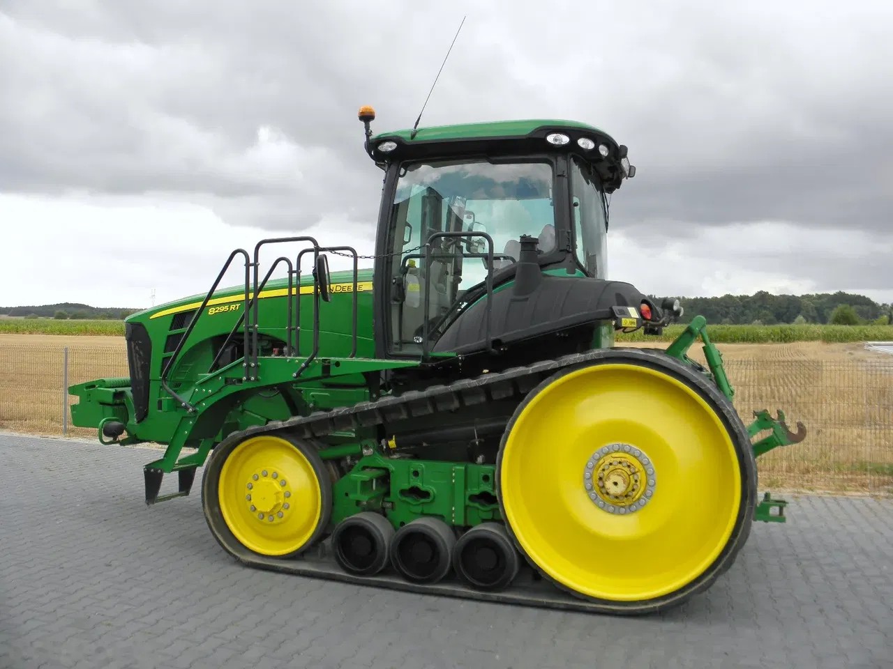 2011 John Deere 8295, 7 600 mth, dovoz Skladom v EÚ — foto 8 z 10