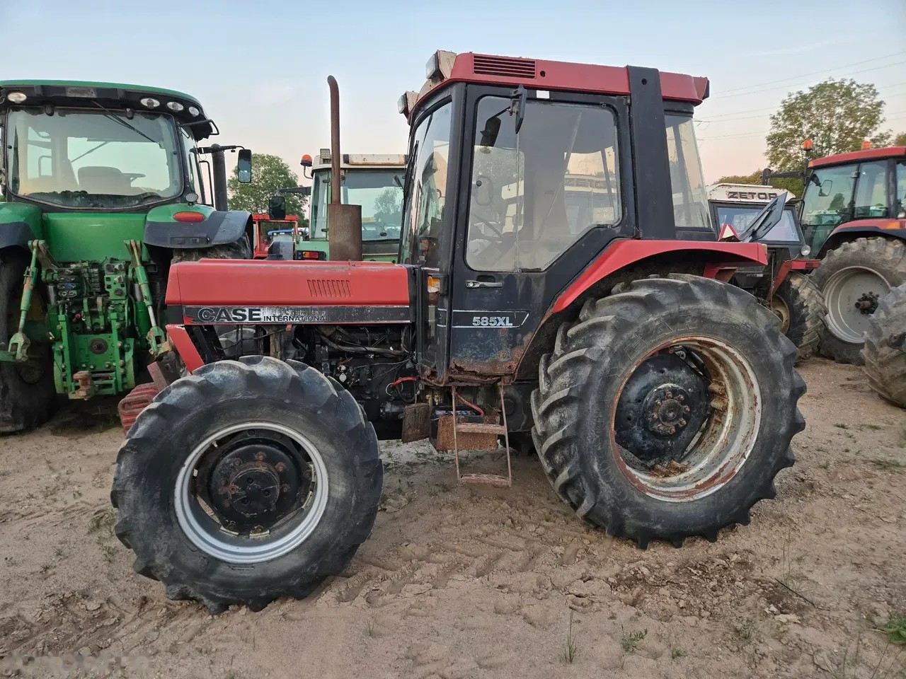 1987 Case Ih 585 XL 4WD, dovoz Skladom v EÚ — foto 2 z 4