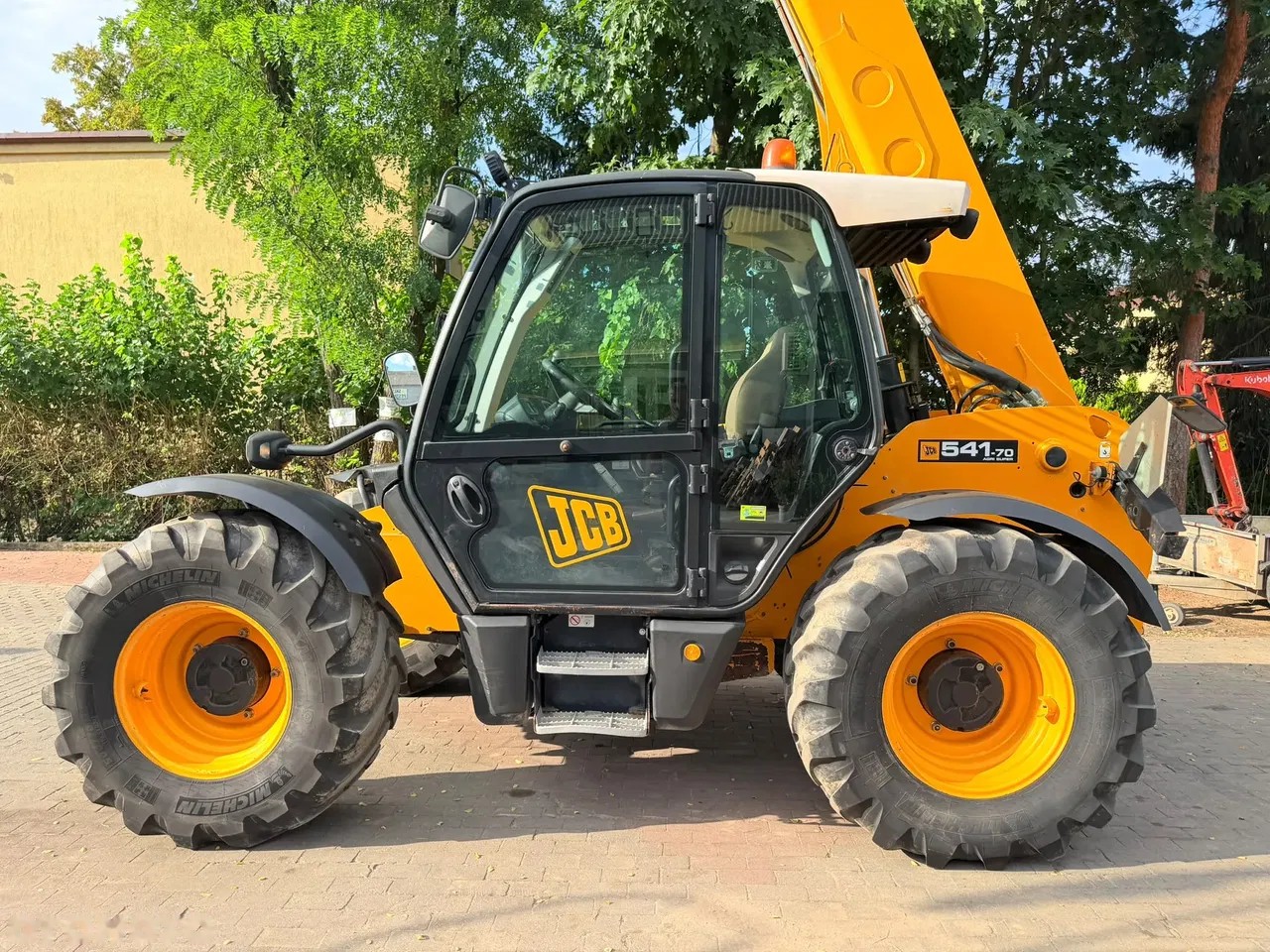 2012 JCB 541-70 AGRI SUPER, 9 447 mth, dovoz Skladom v EÚ — foto 1 z 23 2012 JCB 541-70 AGRI SUPER, 9 447 mth, dovoz Skladom v EÚ — foto 1 z 23
