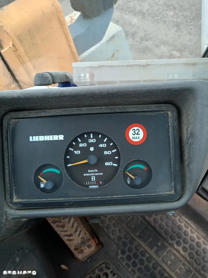 2000 Libherr 522, 6 000 mth, dovoz Skladom v EÚ — foto 10 z 19