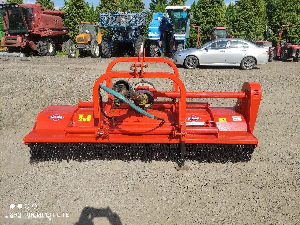 2001 Kuhn, dovoz Skladom v EÚ — foto 1 z 8 2001 Kuhn, dovoz Skladom v EÚ — foto 1 z 8
