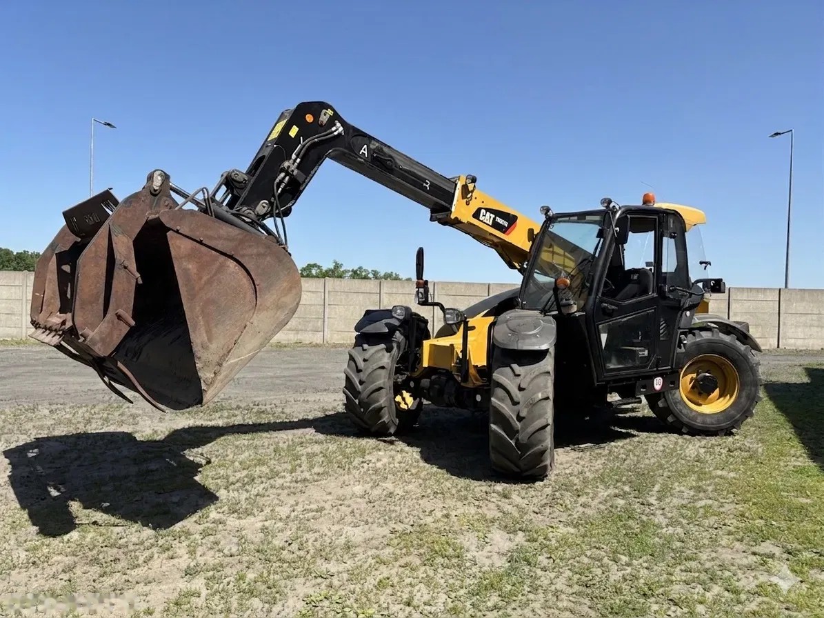 2016 Caterpillar TH337C, 4 990 mth, dovoz Skladom v EÚ — foto 1 z 24 2016 Caterpillar TH337C, 4 990 mth, dovoz Skladom v EÚ — foto 1 z 24