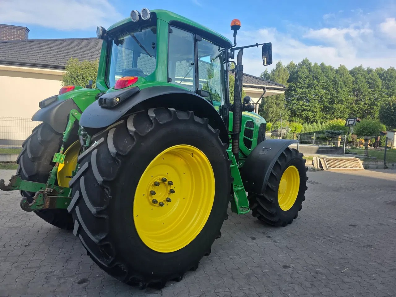 2011 John Deere 7530, 7 400 mth, dovoz Skladom v EÚ — foto 2 z 8