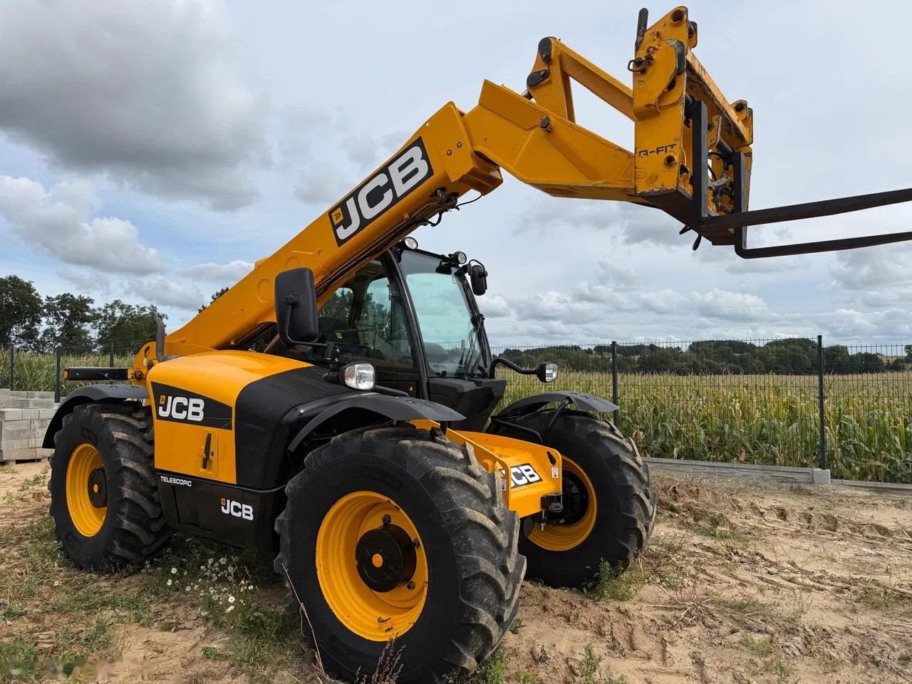 2011 JCB TELESKOPICKÝ, 6 800 mth, dovoz Skladom v EÚ — foto 3 z 13